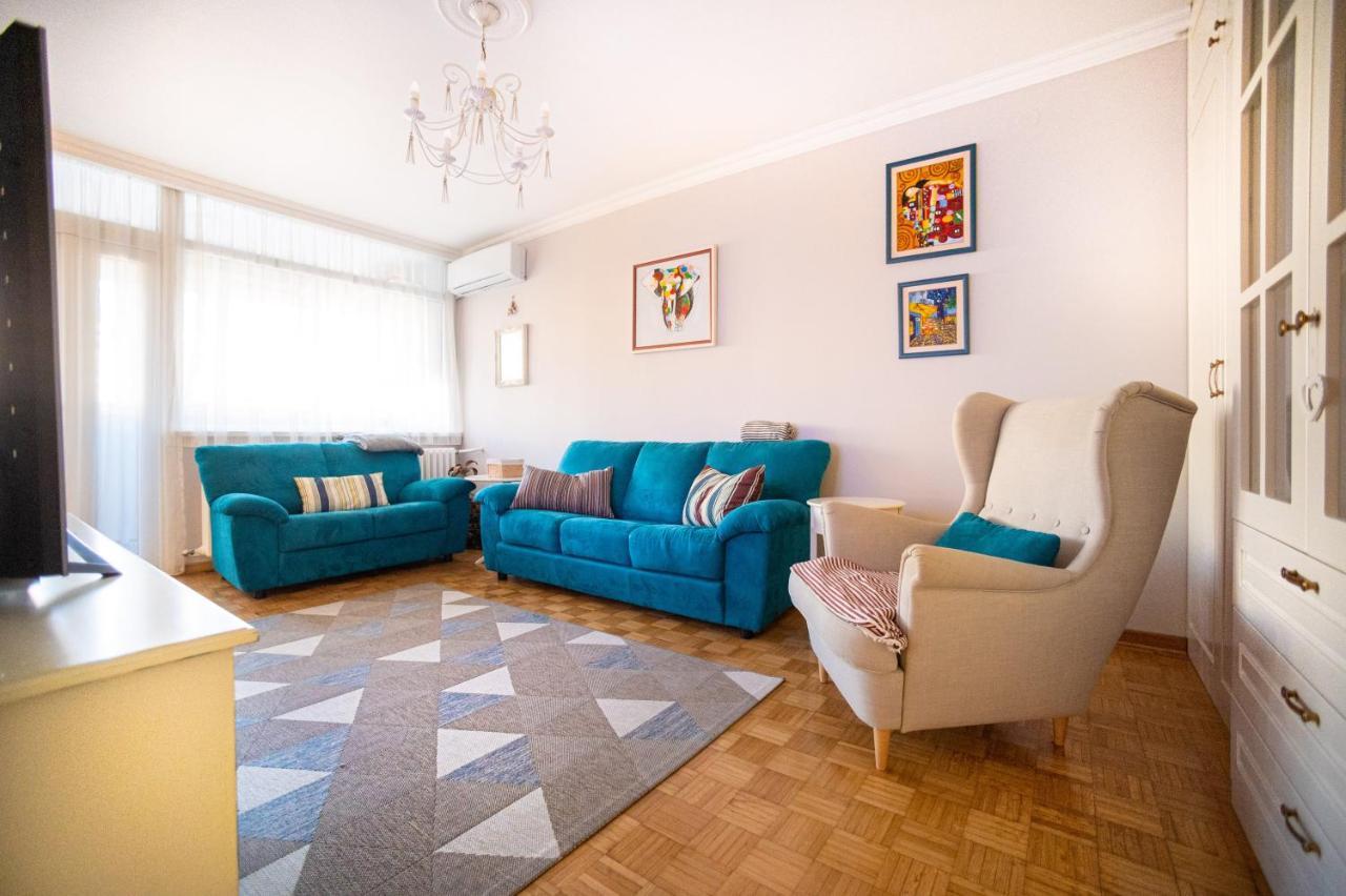 Sava Centar 1-Bedroom Apartments In The Heart Of New ベオグラード エクステリア 写真